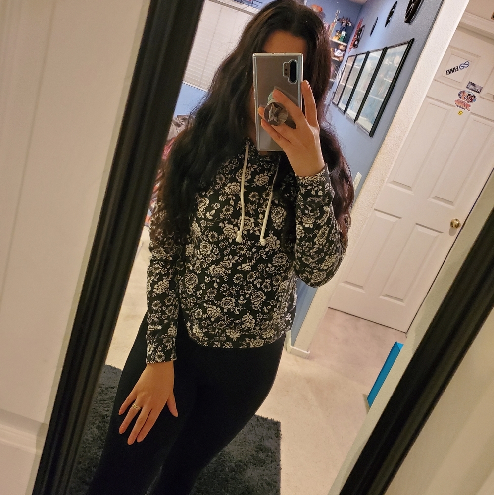 Floral pullover - Picture 5 of 7